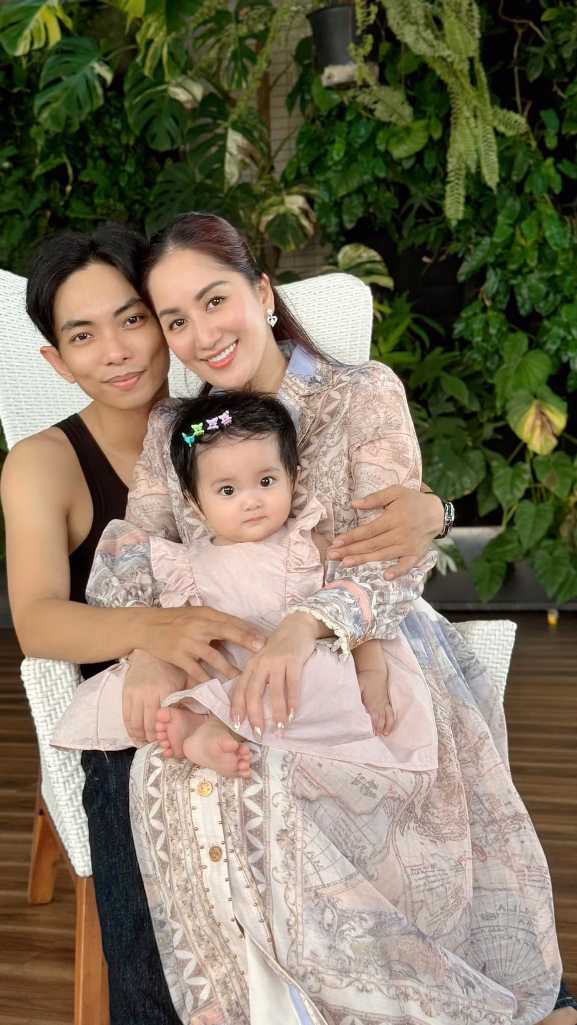 Khánh Thi khoe con gái Lisa tròn 11 tháng. Ảnh: FB Nguyen Khanh Thi