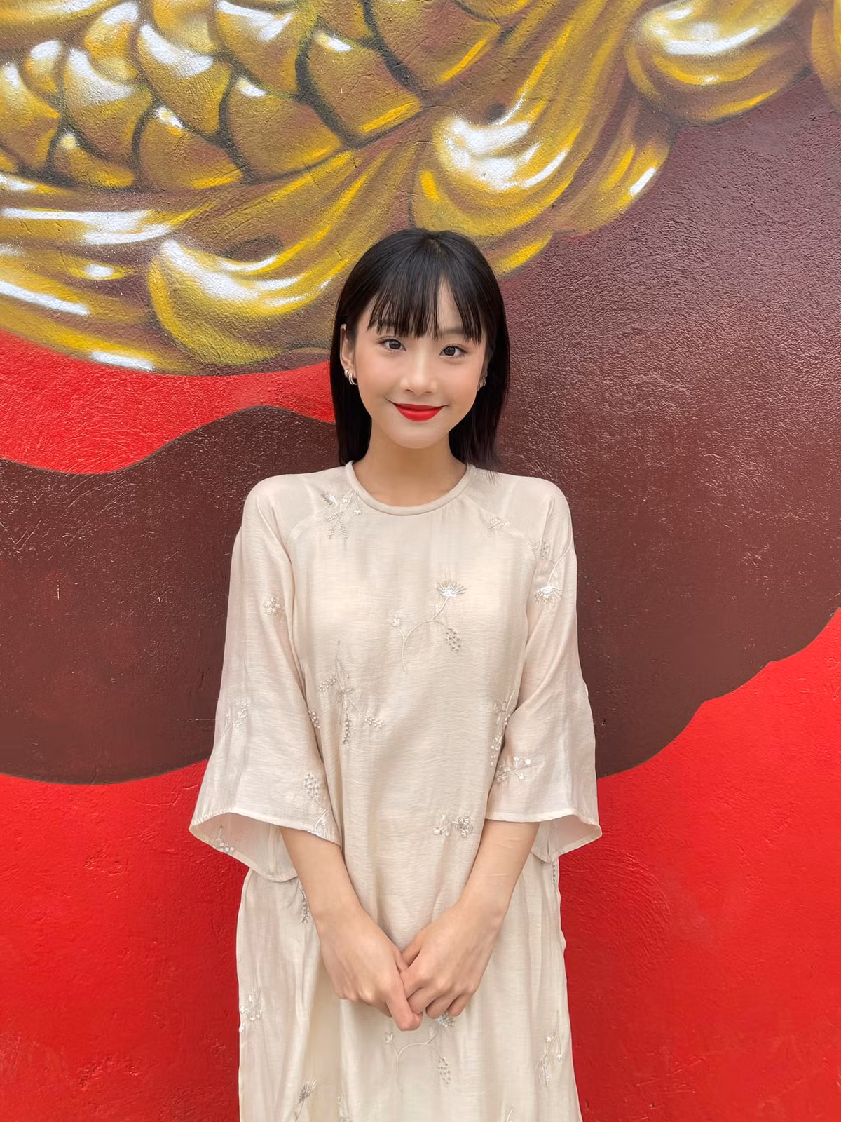 Thu Hà Ceri luôn hướng tới vẻ đẹp tự nhiên, trong sáng nên dù ăn mặc và trang điểm không cầu kỳ nhưng vẫn rất cuốn hút.