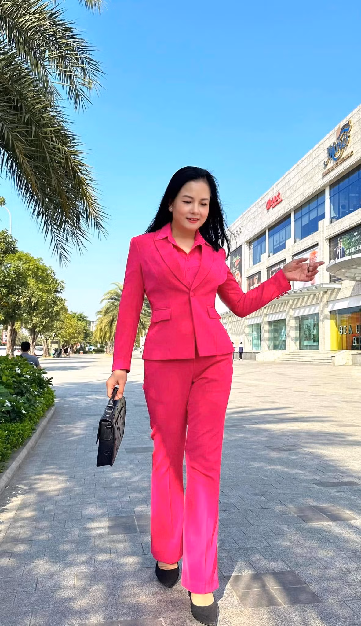 Thu Quế luôn biết cách làm khán giả bất ngờ với vẻ ngoài trẻ trung và năng động. Ảnh: FB Quế Thu