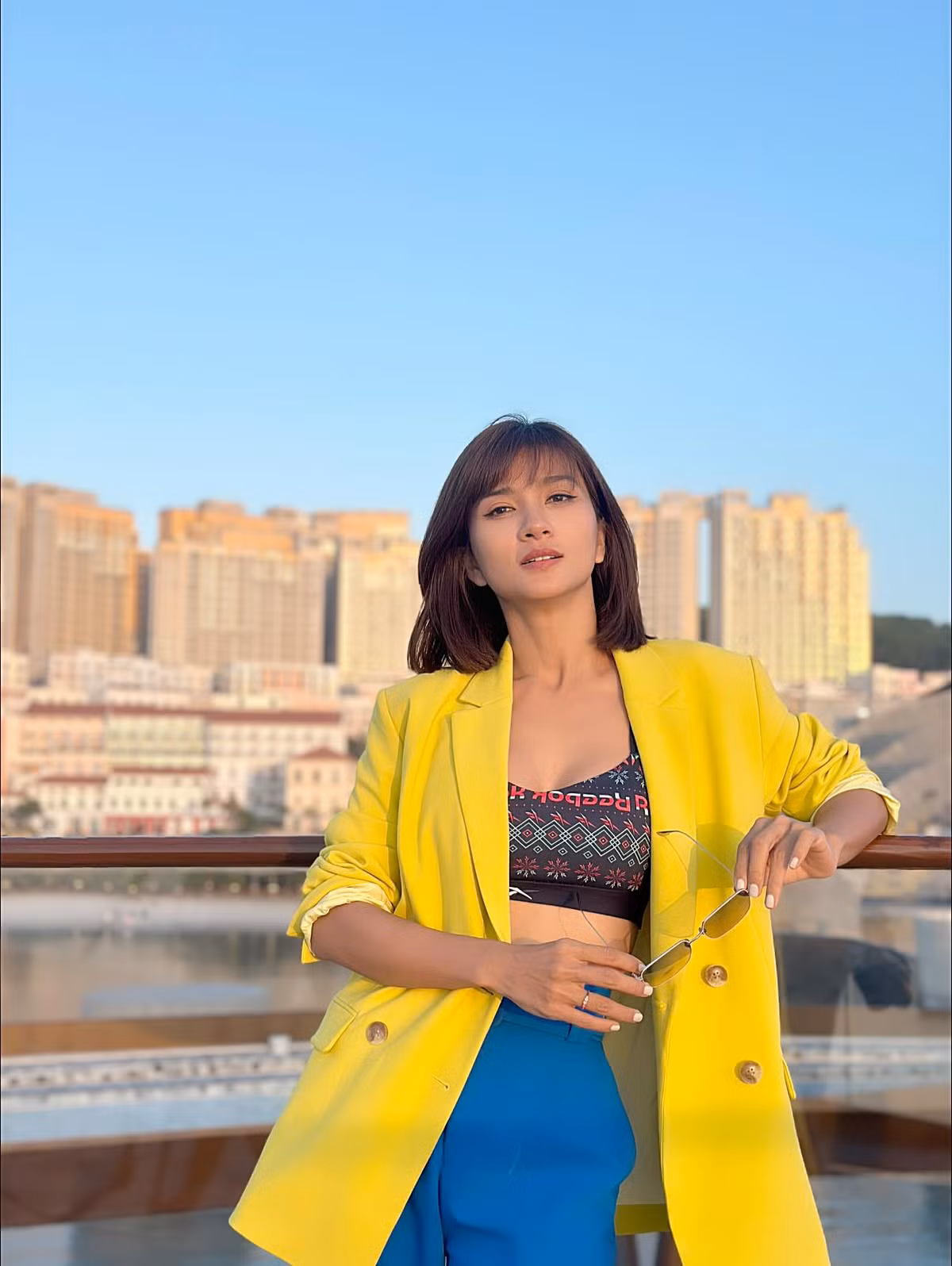 Hiện tại, ngoài đóng phim, Kim Tuyến tập trung kinh doanh và dành thời gian cho gia đình, bạn bè.