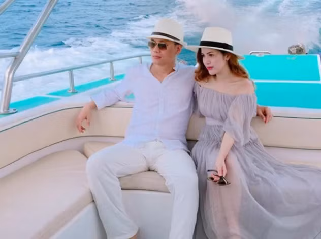 Sau nhiều ồn ào, năm 2019, vợ Việt Anh chia sẻ, đã hoàn tất thủ tục ly hôn và chính thức gia nhập hội những bà mẹ đơn thân.