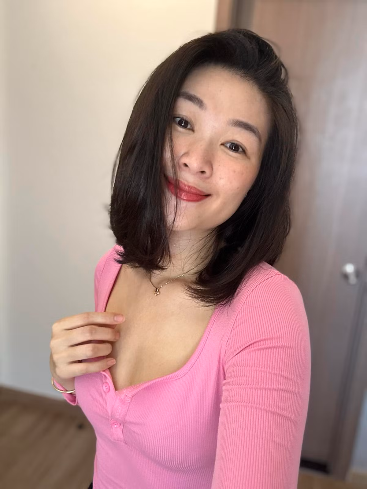 Trên trang cá nhân, Mạc Anh Thư thường xuyên cập nhật cuộc sống ở nước ngoài cùng con gái. Ảnh: FBNV