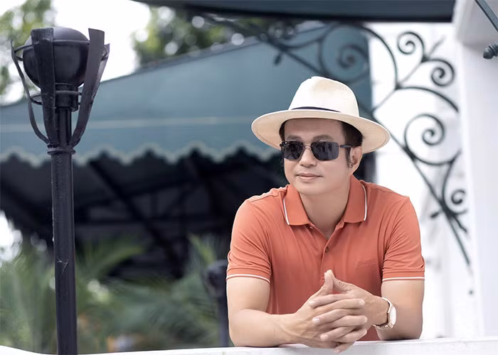 Là diễn viên nhưng Bá Anh từng tốt nghiệp khoa Đồ họa của trường Đại học Mỹ thuật nên rất am hiểu về kiến trúc lẫn hội họa. (Ảnh: FBNV)