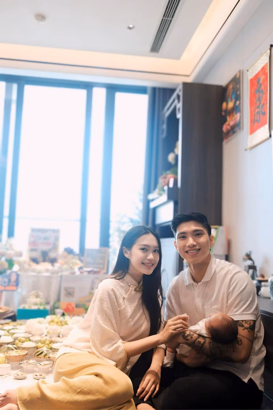 Người đẹp Doãn Hải My bất ngờ khoe hình ảnh mừng đầy tháng con đầu lòng.