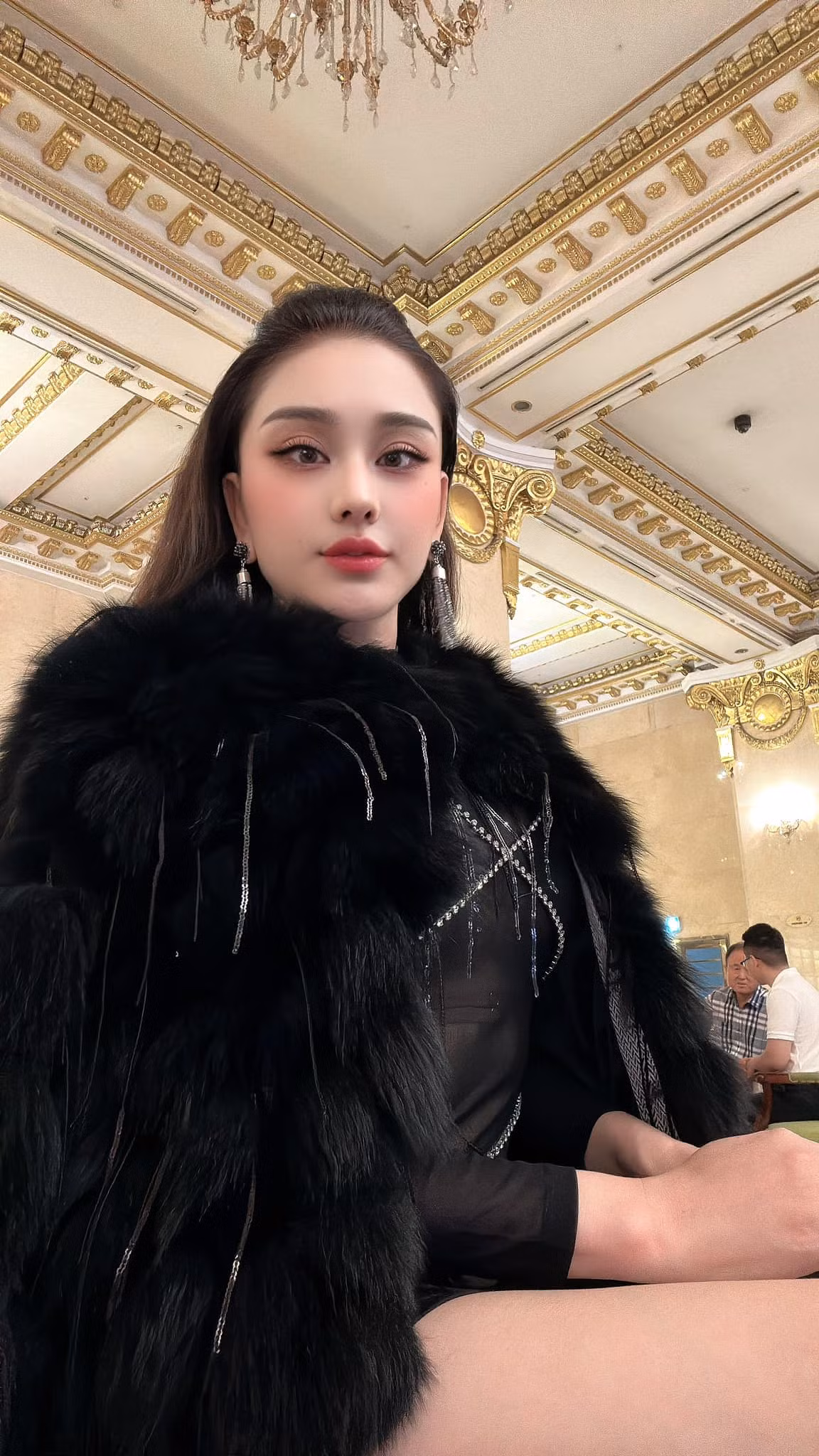Nhiều người cho rằng, nữ ca sĩ đã quá đà trong việc phẫu thuật thẩm mỹ.