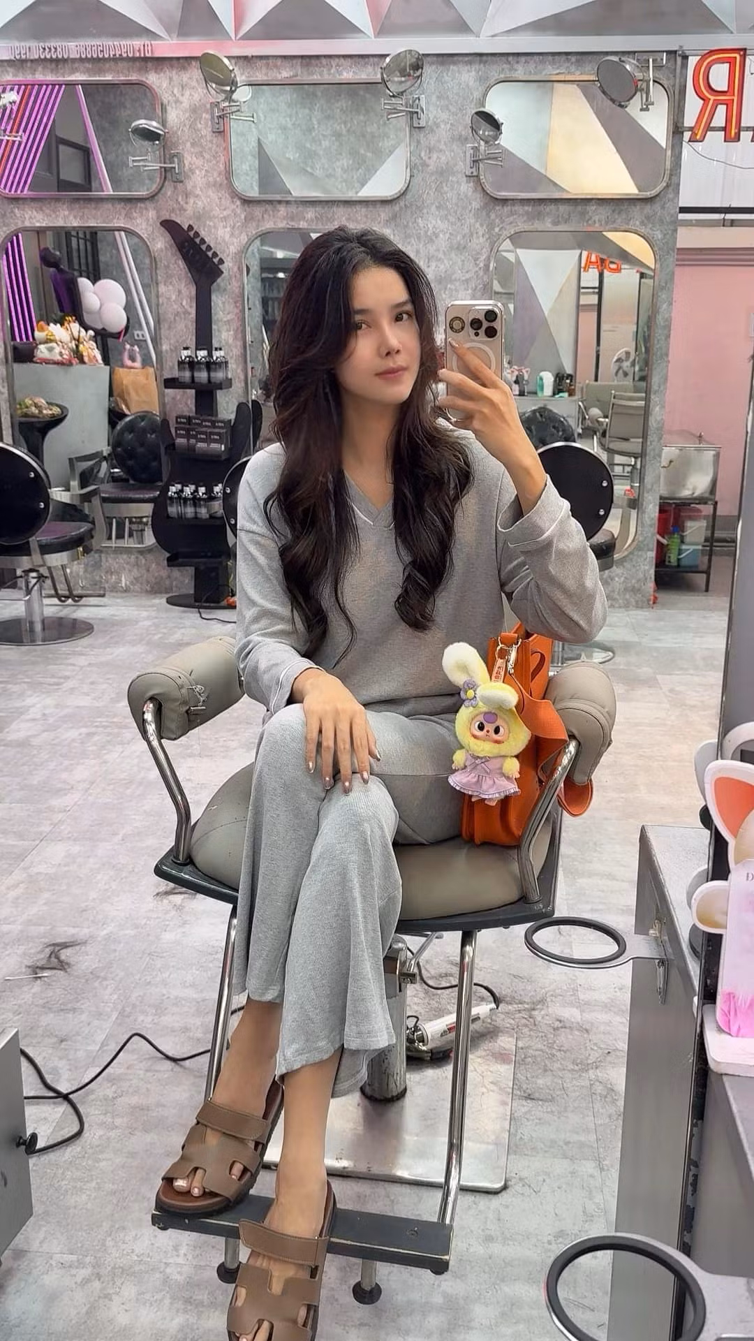 Kỳ Hân nhiều lần can thiệp "dao kéo" như cắt mí, sửa mũi, làm răng, nâng ngực để có một vẻ ngoài hoàn hảo nhất. Ảnh: FB Han Ky Nguyen