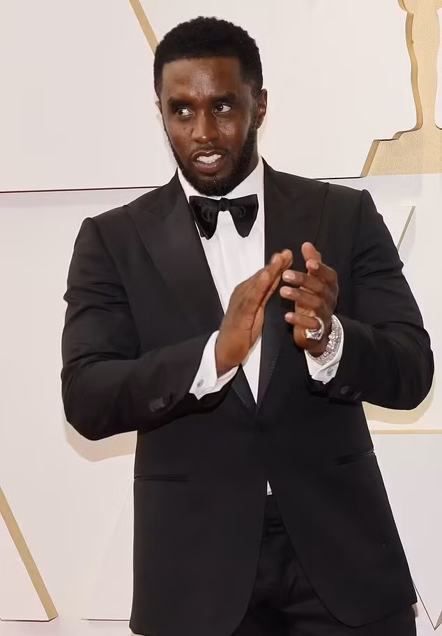 Diddy đã bị bắt và bị buộc tội vào tuần trước vì tội buôn bán tình dục, tống tiền và vận chuyển để tham gia vào hoạt động mại dâm. Bản cáo trạng nêu chi tiết các cáo buộc có từ năm 2008, cáo buộc nam rapper đã lạm dụng, đe dọa và ép buộc phụ nữ trong nhiều năm "để thỏa mãn ham muốn tình dục, bảo vệ danh tiếng và che giấu hành vi của mình". (Ảnh: Getty Images)