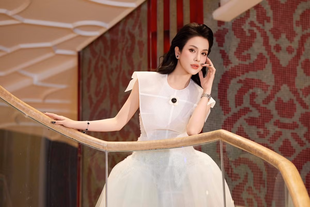 Diệp Lâm Anh xinh tươi, rạng rỡ đi sự kiện. Ảnh: FB Diệp Lâm Anh