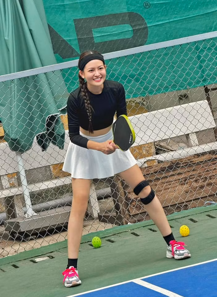 Diễn viên Thuỳ Anh hào hứng khi bắt đầu đam mê với bộ môn pickleball. Ảnh: FB Thuỳ Anh