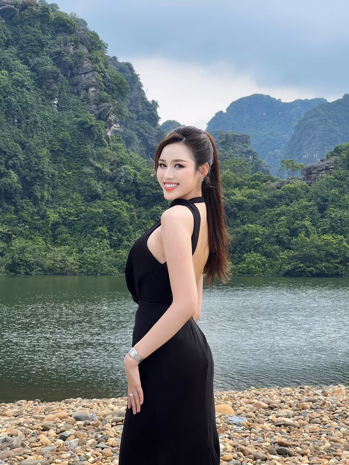 Hoa hậu Đỗ Thị Hà check in ở Ninh Bình. Ảnh: FB Đỗ Thị Hà