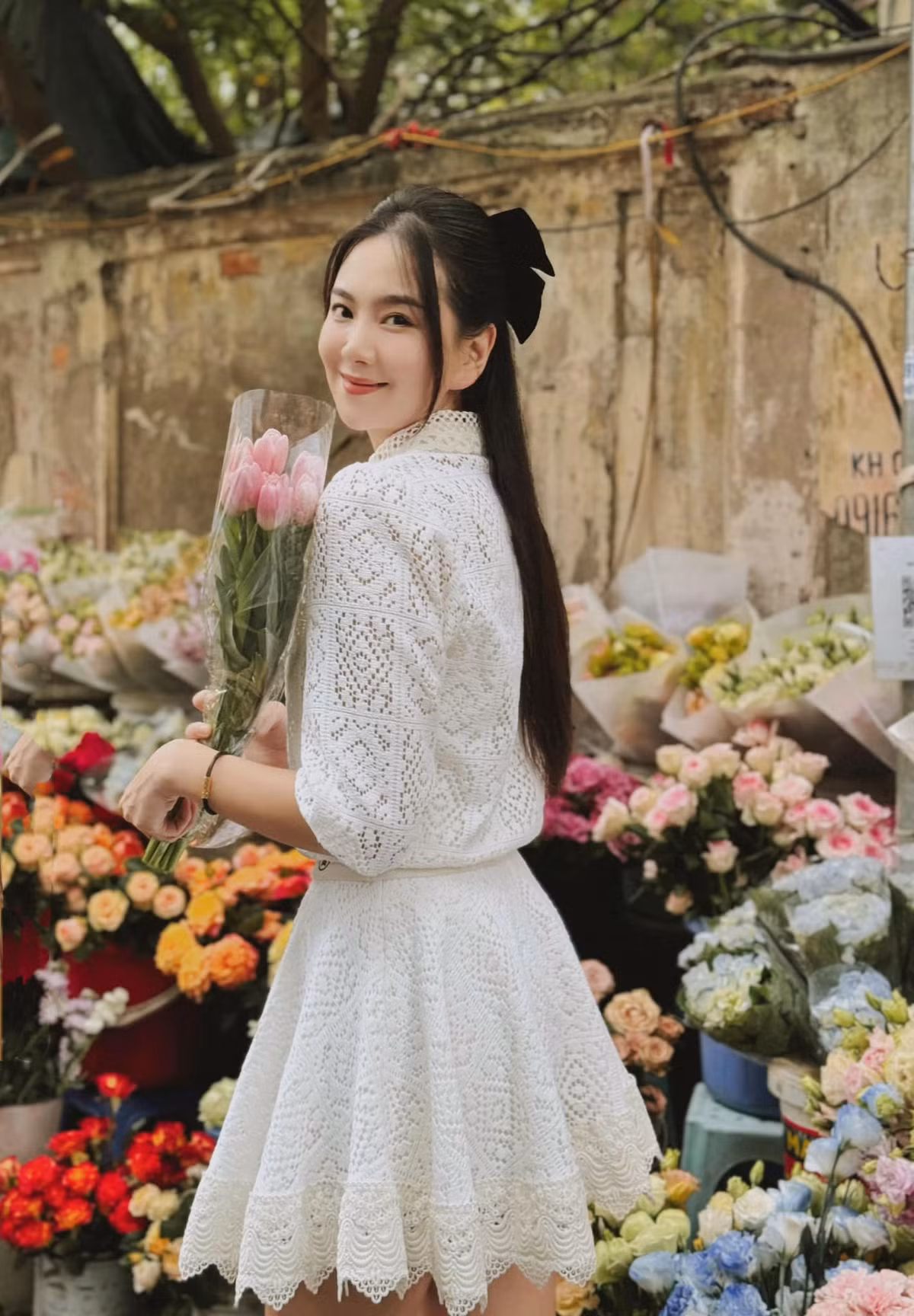 Sau khi vượt qua sóng gió hôn nhân, cô đã lấy lại được tinh thần lạc quan và sẵn sàng cho một cuộc sống mới đầy hứa hẹn.