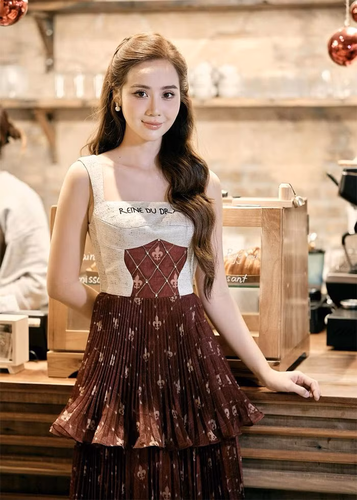 Huyền Lizze được khen là ngày càng trẻ, xinh nhờ biết cách chăm sóc bản thân một cách khoa học.
