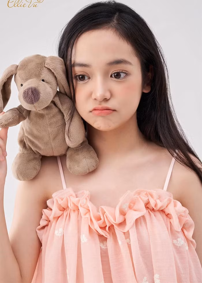 Mặc dù tham gia khá nhiều phim nhưng Diệp Anh vẫn cân bằng được việc học và diễn xuất. (Ảnh: FB Chu Diệp Anh)