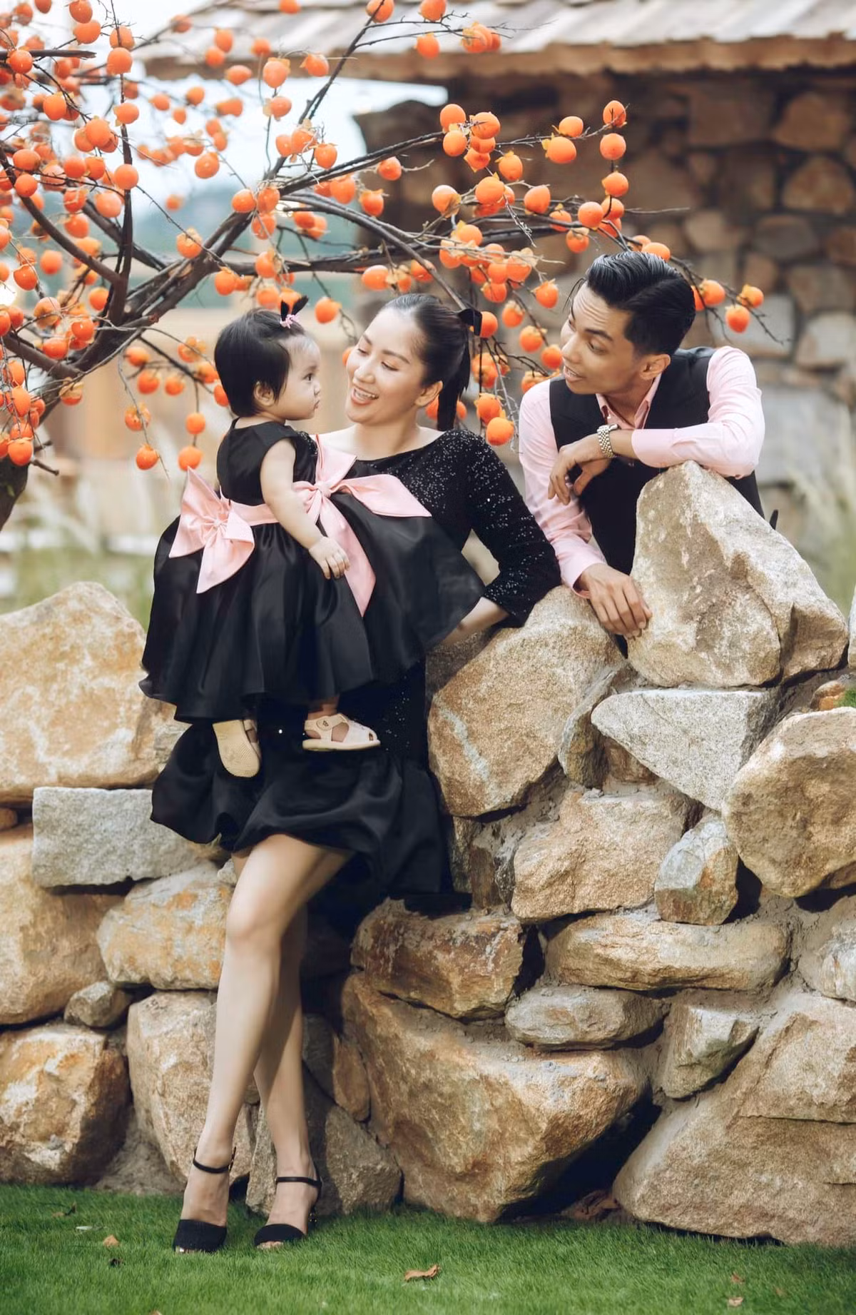 Khánh Thi và Phan Hiển được nhiều khán giả nhận xét ngày càng trẻ trung. Ảnh: FB Khanh Thi Phan Hien