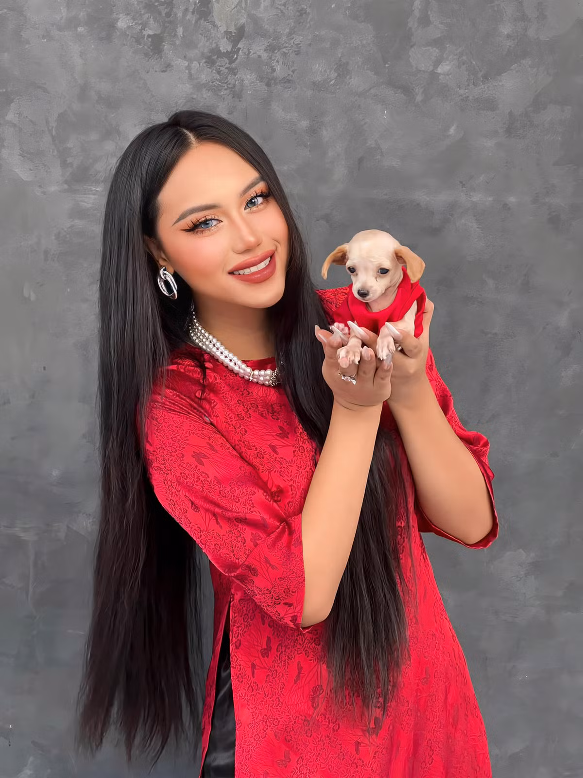Cô được nhiều khán giả biết đến khi hỗ trợ thí sinh trong chương trình Rap Việt mùa 2.
