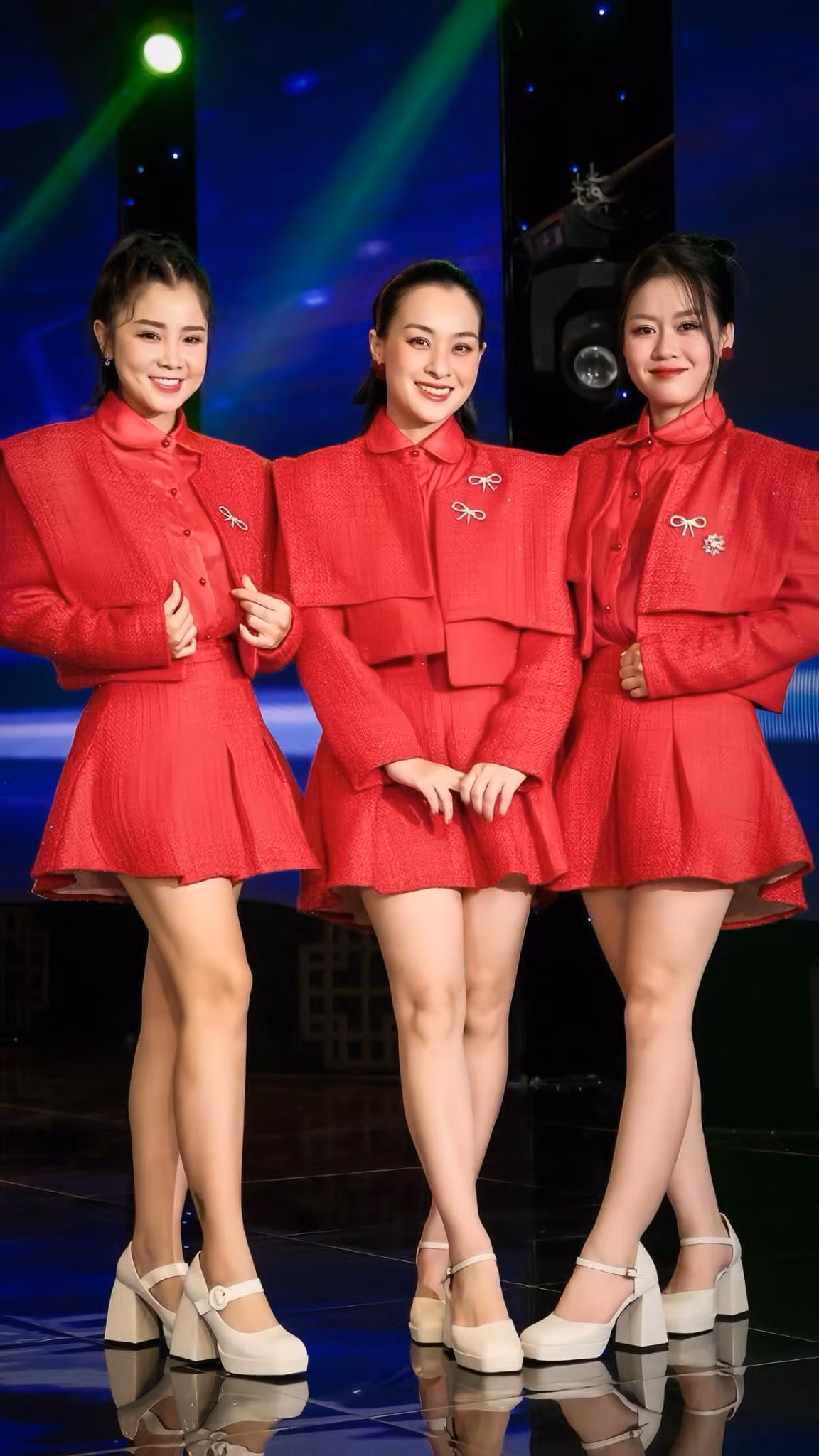 Hiện tại cô vẫn duy trì hoạt động nhóm Mắt Ngọc với hai thành viên mới, giữ vai trò trưởng nhóm và tiếp tục xây dựng thương hiệu. Ảnh: FB Nga Thuy Le
