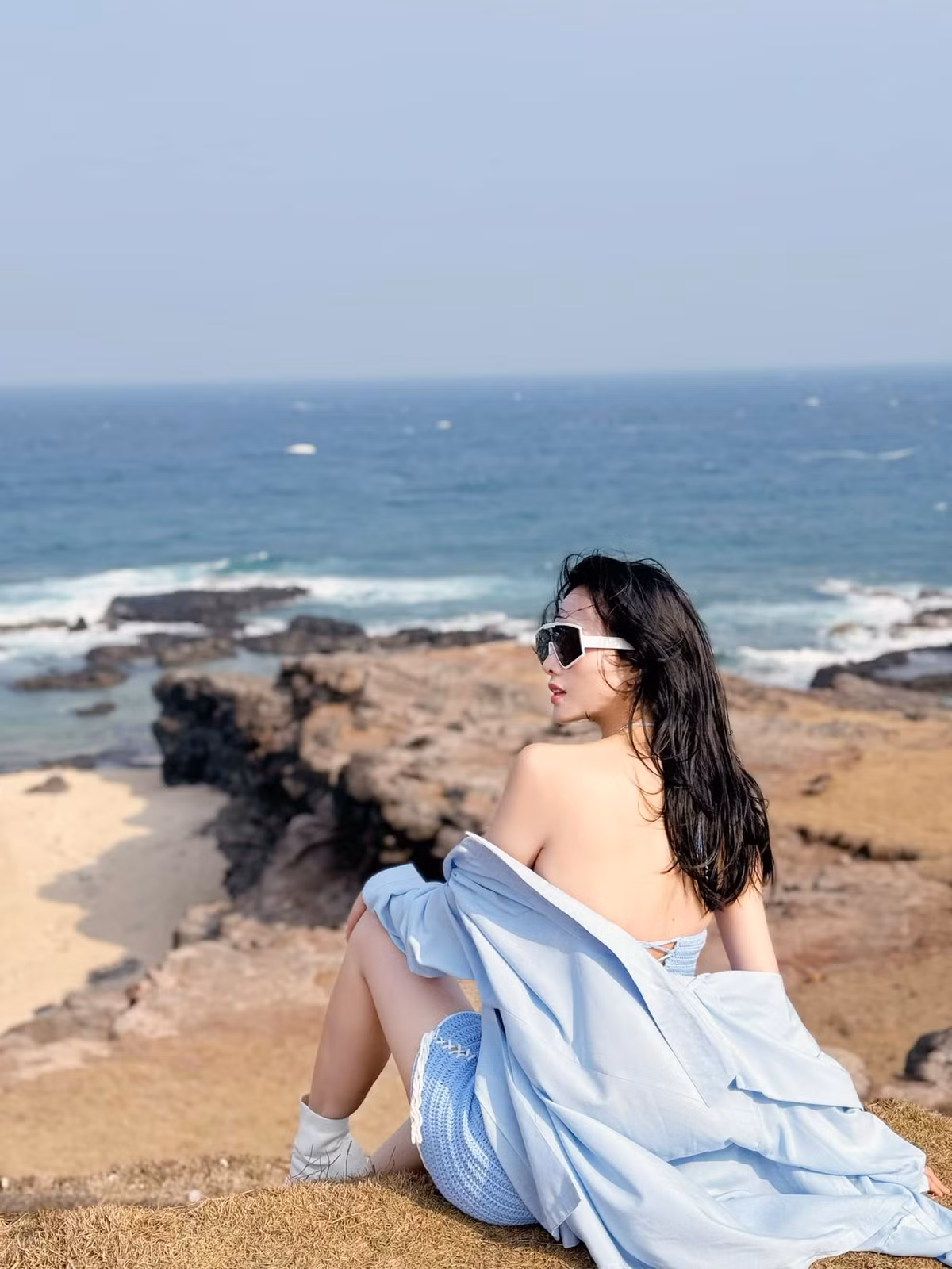 Nhắc đến siêu mẫu Anh Thư, khán giả thường nghĩ đến hình ảnh một người phụ nữ quyến rũ, vóc dáng cuốn hút cùng gu ăn mặc gợi cảm. Ảnh: FBNV