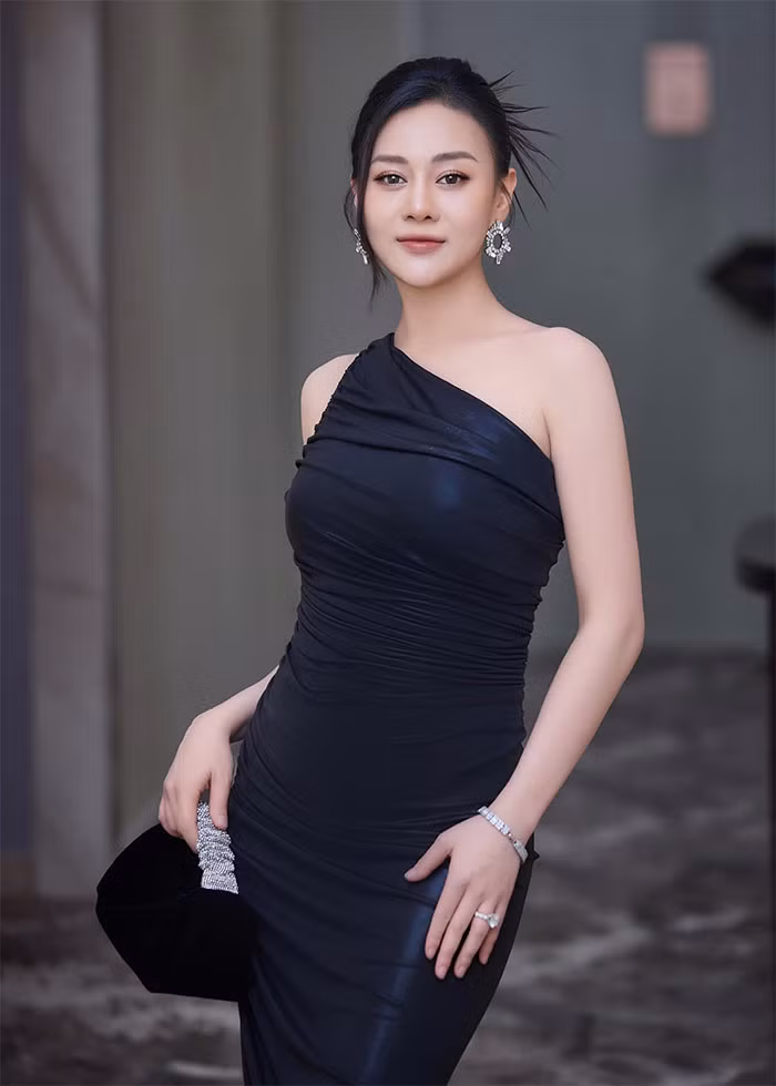 Phương Oanh cho biết cô đã giảm được 17 kg so với trước khi sinh.