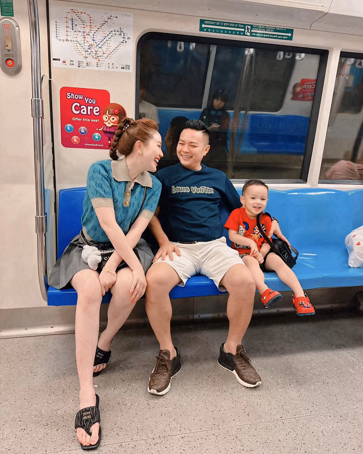 Bảo Thy cùng chồng đại gia và quý tử đi du lịch cùng nhau. Ảnh: FB Bao Thy Tran