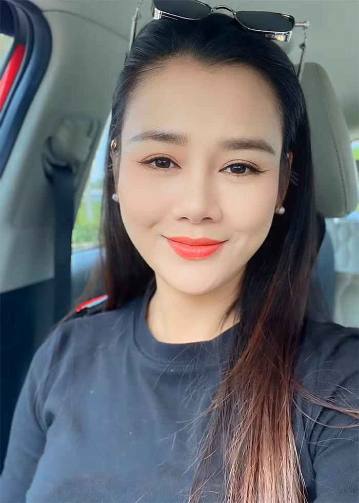 Huyền Sâm từng tham gia lớp Diễn viên truyền hình khóa 2 do Trung tâm sản xuất phim truyền hình tuyển sinh và được các cô giáo là NSƯT Thanh Tú, Thanh Quý chỉ bảo tận tình. (Ảnh: FB Huyền Sâm)