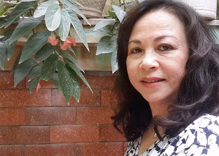 Sau hai lần đổ vỡ hôn nhân, nữ diễn viên sinh năm 1958 không muốn nhắc về quá khứ và cũng không có ý định đi bước nữa. Bà tận hưởng cuộc sống giản dị, nhẹ nhàng bên con cháu. (Ảnh: Đại đoàn kết)