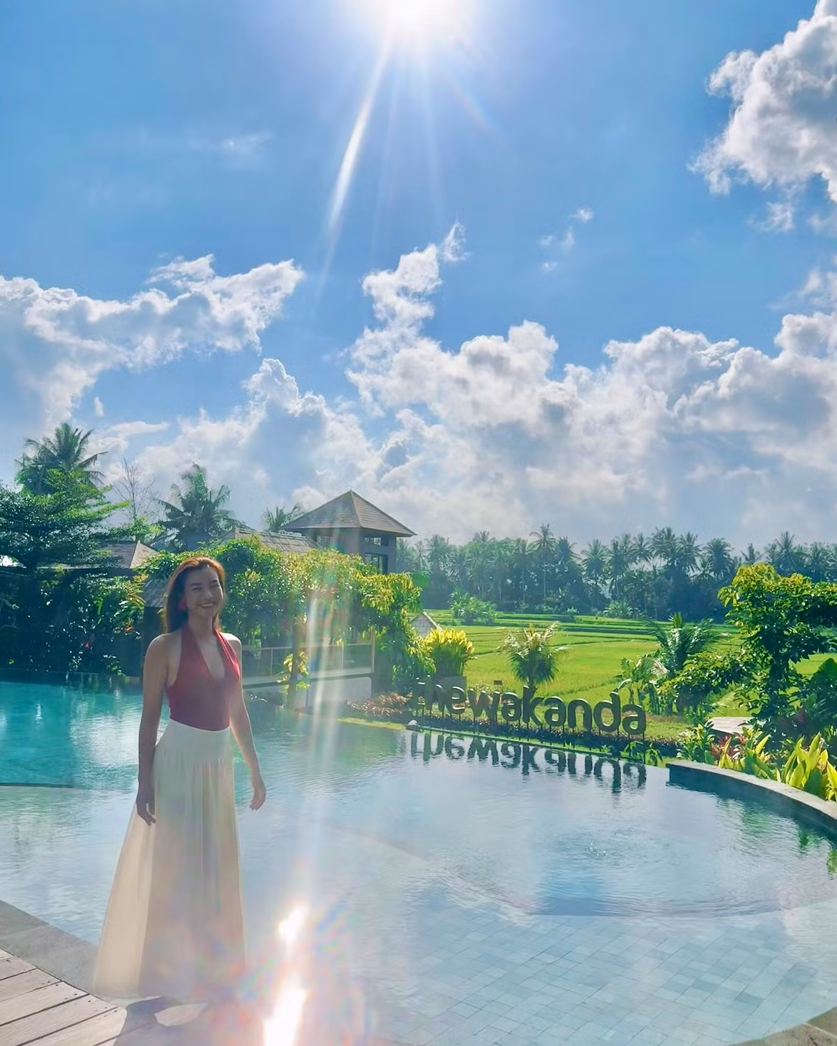 MC Hoàng Anh check in ở Bali. Ảnh: FB Vu Ngoc Hoang Oanh