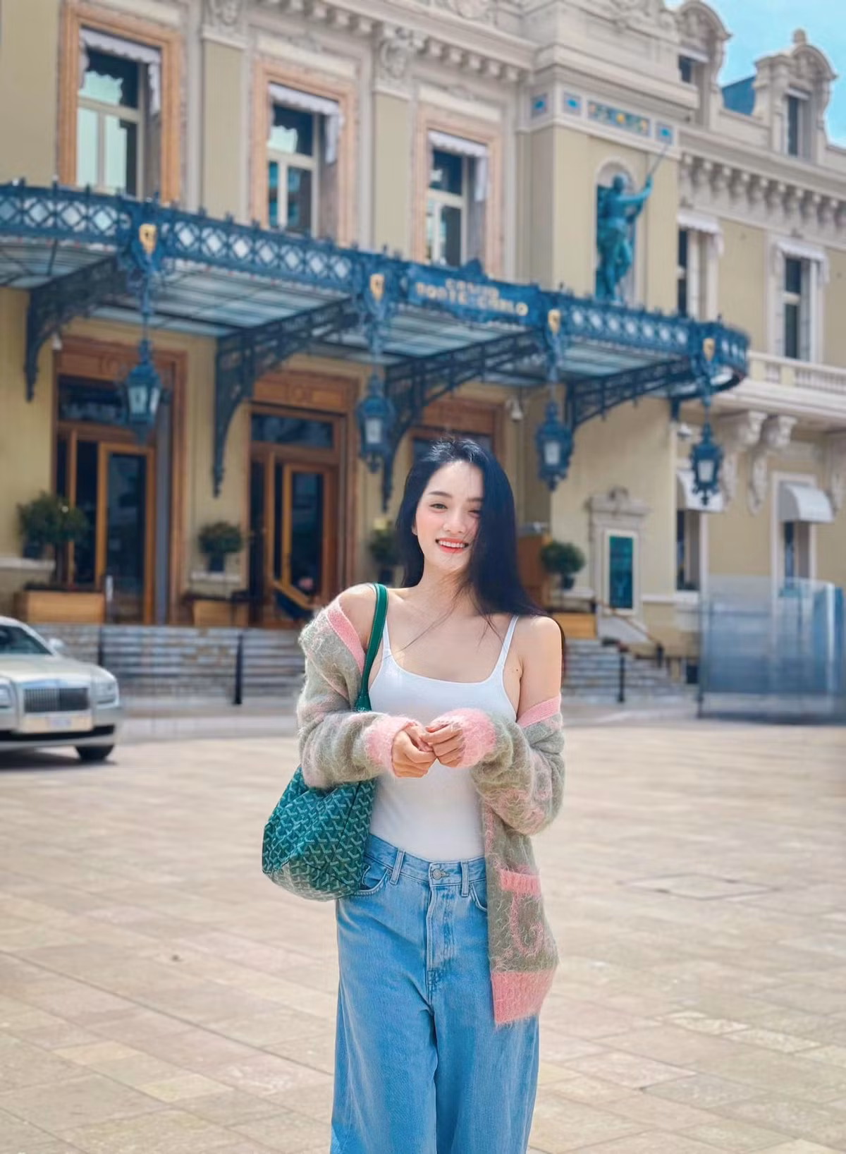 Hương Giang du lịch Monaco.