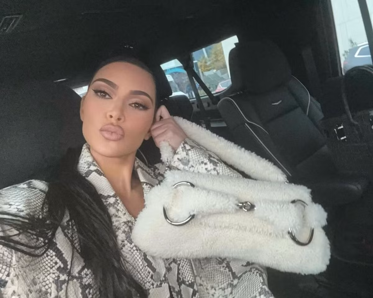 Cô bắt đầu được truyền thông quan tâm sau khi làm bạn và làm chuyên gia phong cách cho nữ ca sĩ Paris Hilton.