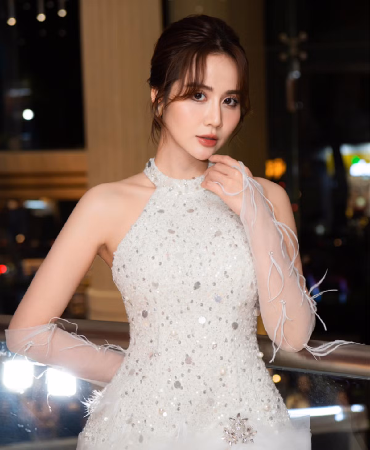 Không để bản thân buồn phiền lâu sau ly hôn, Huyền Lizze luôn tỏ ra là người tích cực, tràn đầy sức sống. Nhìn vào cơ ngơi hiện tại của Huyền Lizzie, người hâm mộ càng thêm nể phục bản lĩnh vượt khó và nỗ lực của cô.