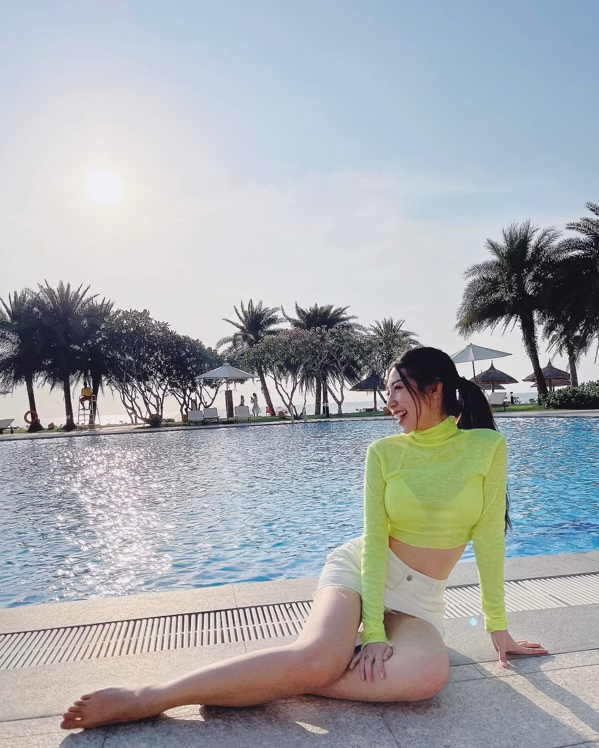 Người hâm mộ dành lời khen ngợi làn da trắng mịn, body nuột nà của mỹ nhân này ở tuổi 33. Ảnh: FBNV