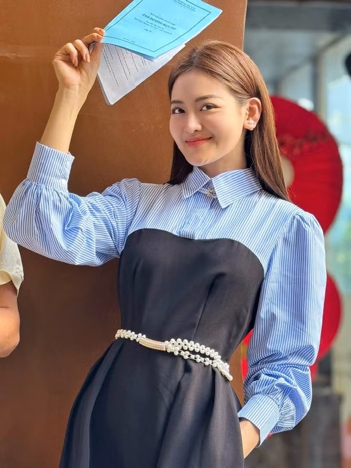 Sau hơn 1 tháng xảy ra sự cố, nữ diễn viên Thuỳ Anh xuất hiện trước công chúng, cô tự tin để mặt mộc, không hề che chắn vết sẹo trên mặt và tránh dùng nhiều son phấn để không làm ảnh hưởng đến vết thương. Ảnh: FB Thuỳ Anh