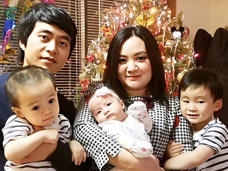 Hiện tại, giọng ca Con cò bé bé có cuộc sống hạnh phúc cùng chồng và 3 con nhỏ. Cô kết hôn năm 2016 và sinh 3 con trong 3 năm liên tiếp. Ảnh: Người đưa tin