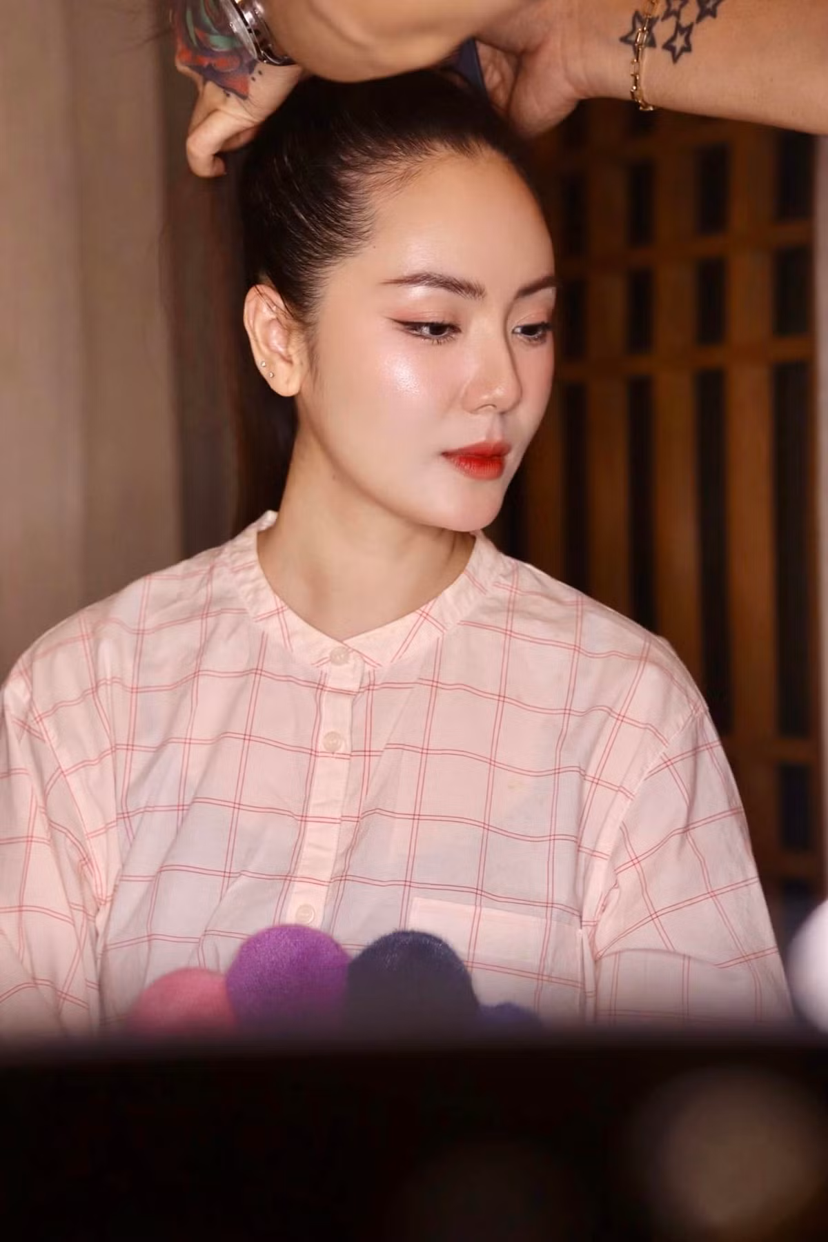 Ở tuổi tứ tuần, làn da của nữ ca sĩ xứ Thanh vẫn căng mịn, giàu sức sống và rất ít khuyết điểm. Ảnh: FB Phương Linh Trần