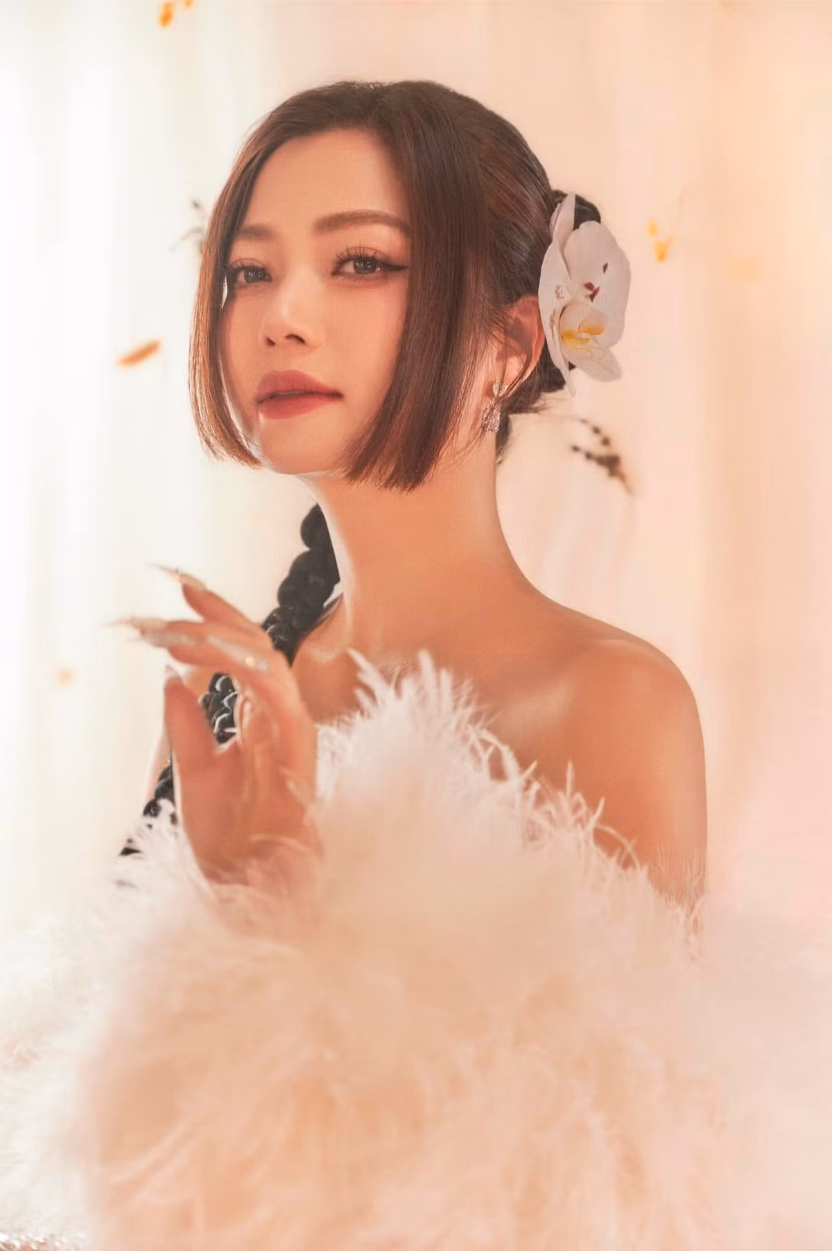 Sau hơn 20 năm từ bộ phim đầu tiên đến nay, vẻ đẹp của Kiều Anh được nhận xét gần như không thay đổi nhiều. Ảnh: FBNV