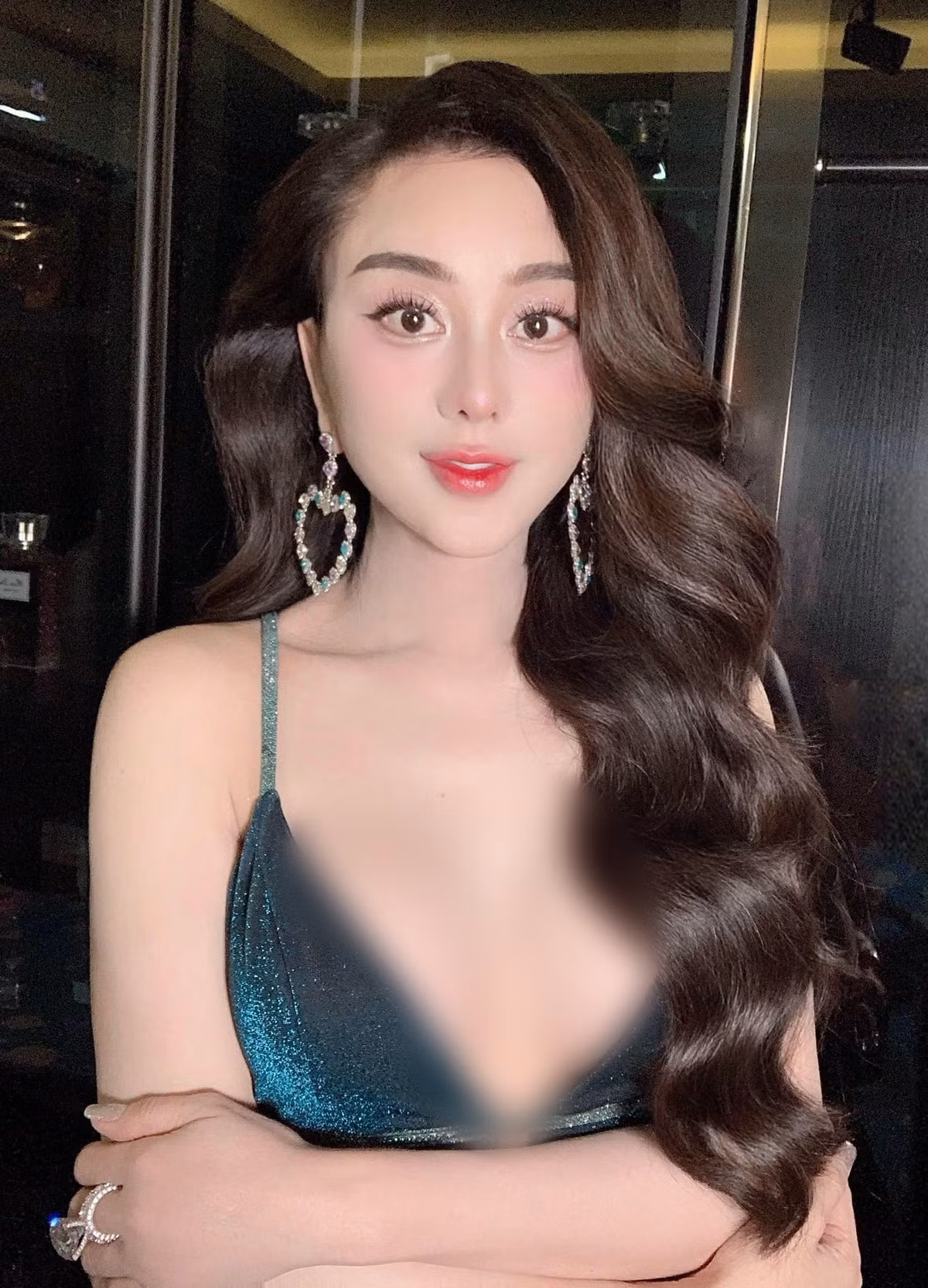 Lâm Khánh Chi đã chứng minh rằng tuổi tác không phải là rào cản để một người phụ nữ trở nên xinh đẹp và quyến rũ. Ảnh: FB Lâm Khánh Chi
