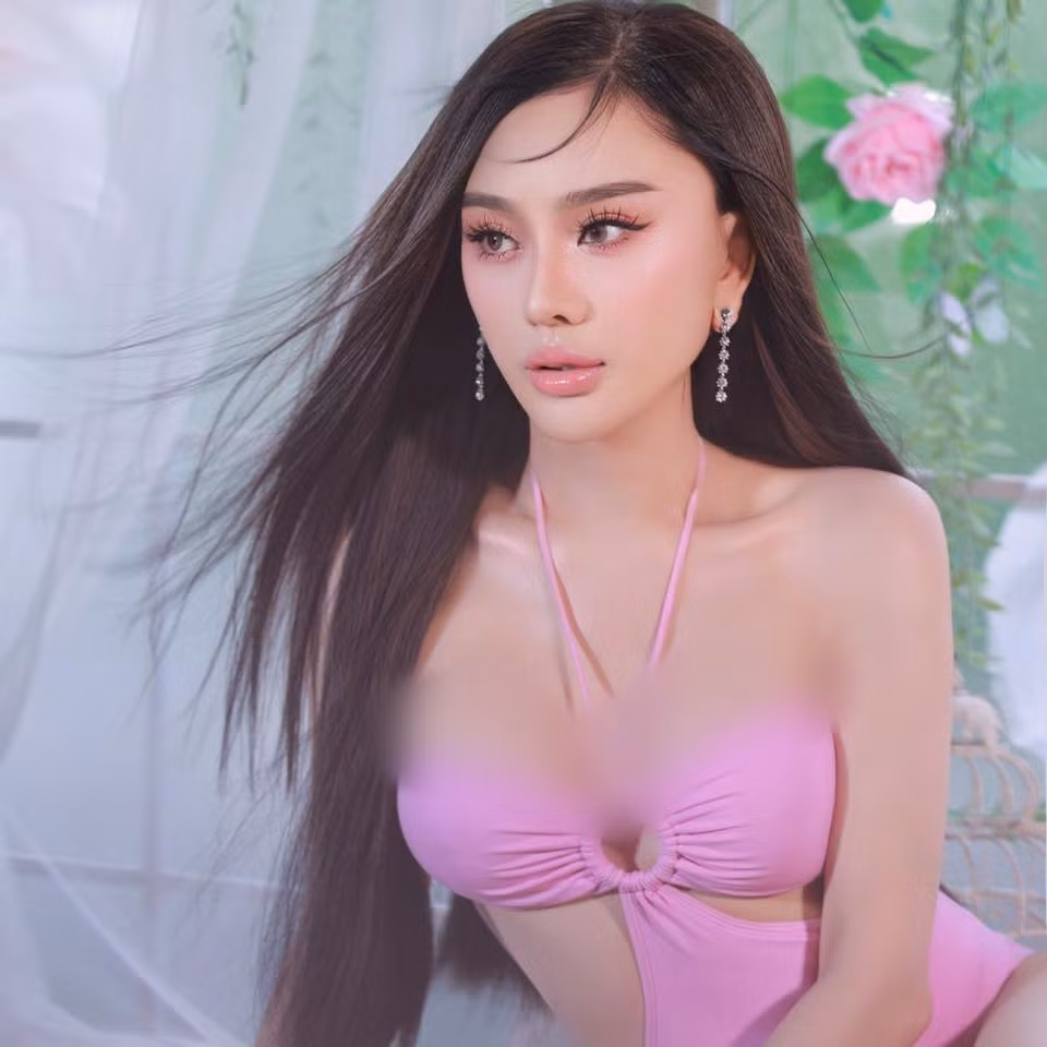 Vóc dáng đồng hồ cát ở tuổi 47 của Lâm Khánh Chi khiến nhiều chị em phải ngưỡng mộ. Ảnh: FB Lâm Khánh Chi