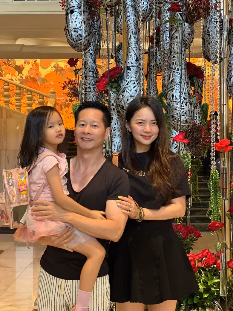 Chia sẻ về lý do chưa đăng ký kết hôn, cựu người mẫu Phan Như Thảo cho biết do cô... lười. Cô cho biết thêm, doanh nhân Đức An cũng nhiều lần nhắc nhở cô cùng anh làm thủ tục đăng ký kết hôn, nhưng cô lại cho rằng chuyện này không quan trọng.