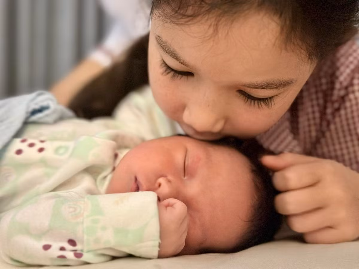 Siêu mẫu Hà Anh nói, hai con cho cô cảm giác bình yên, yêu thương đủ đầy.