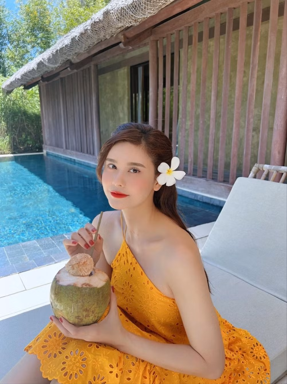 Nữ ca sĩ ngày càng xinh đẹp, rạng rỡ và đầy sức sống.