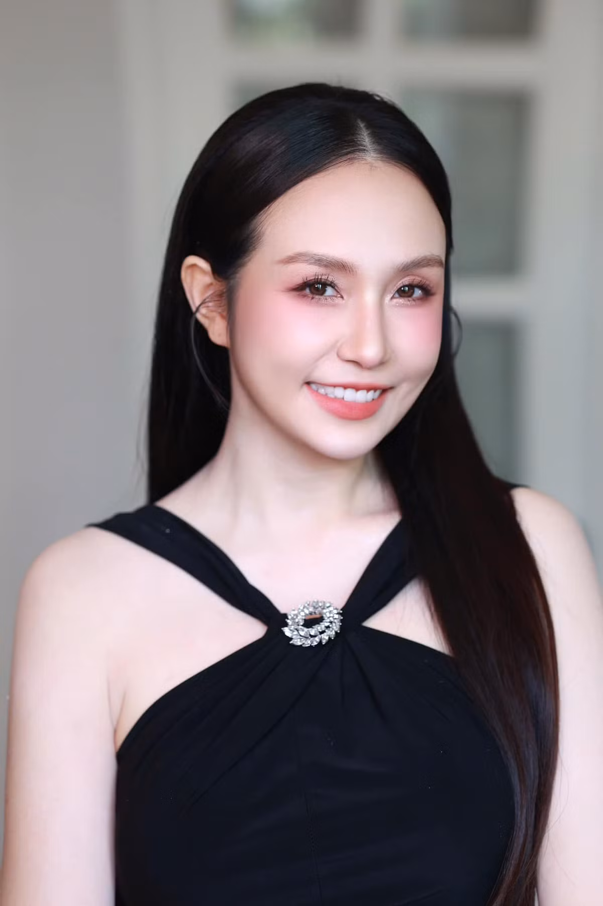 Sau khi kết hôn với ca sĩ Tuấn Hưng, cô rút khỏi showbiz, tập trung kinh doanh riêng và chăm sóc chồng con. Ảnh: FB Trần Thu Hương