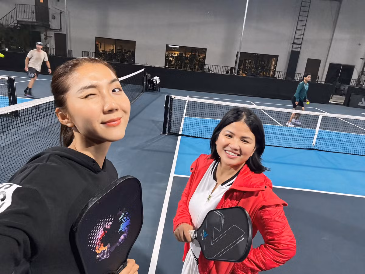 Cựu người mẫu Ngọc Quyên duy trì tập pickleball mỗi ngày hai giờ để kiểm soát cân nặng, ngủ ngon và giữ tâm trạng tốt. Ảnh: FB Ngoc Quyen