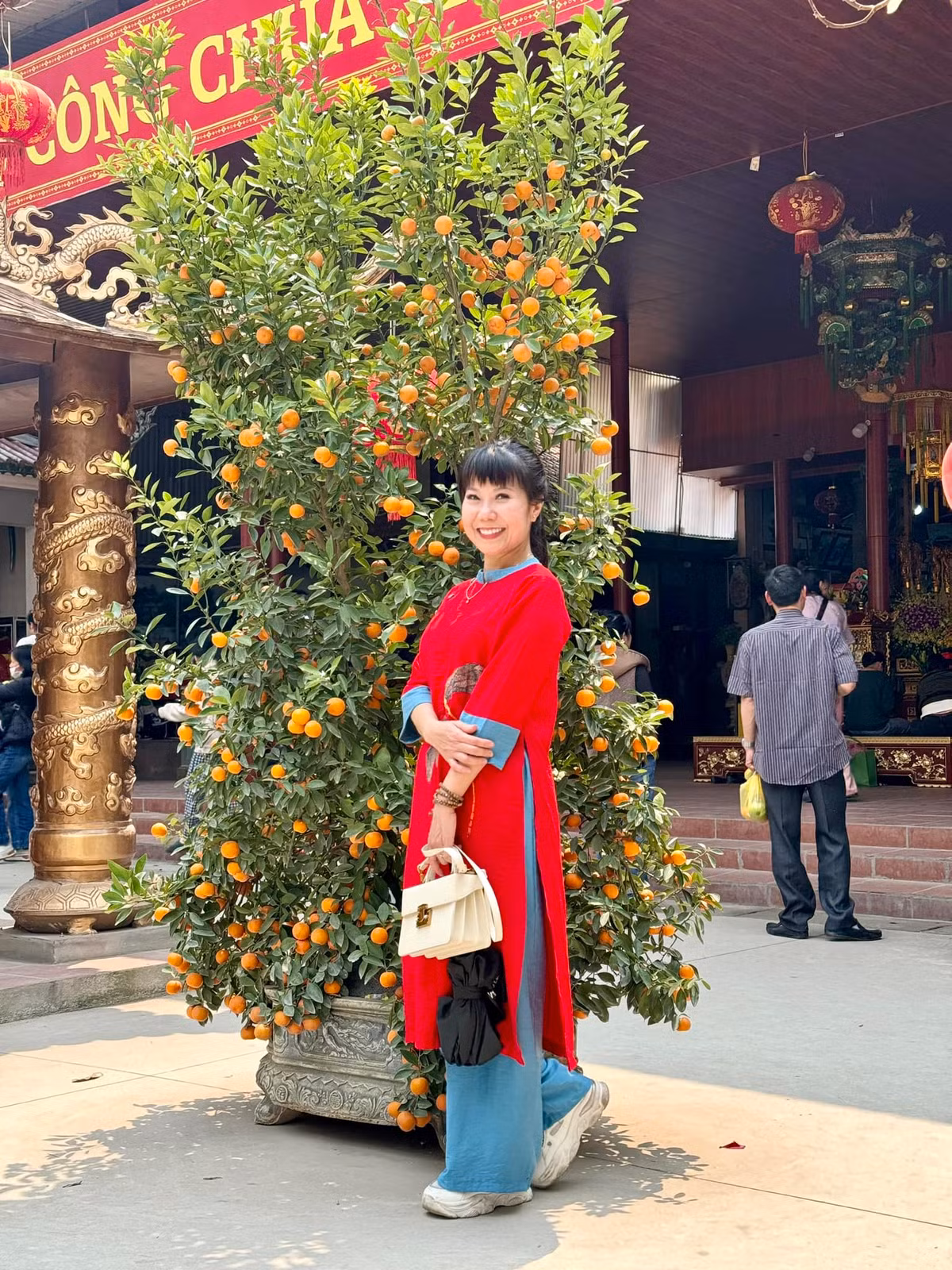 Ngoài đời, nữ nghệ sĩ thế hệ 7X cũng nhận được nhiều lời khen về nhan sắc cùng phong cách ăn mặc trẻ trung hơn tuổi.