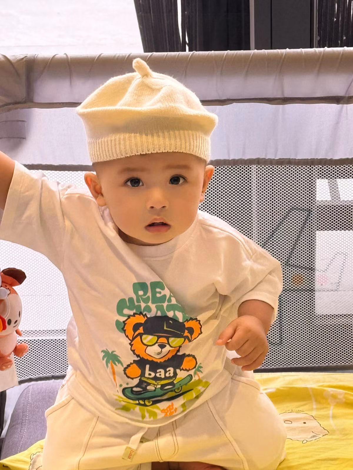 Ca sĩ Cao Thái Sơn khoe dung mạo con trai. Ảnh: FB Cao Thái Sơn