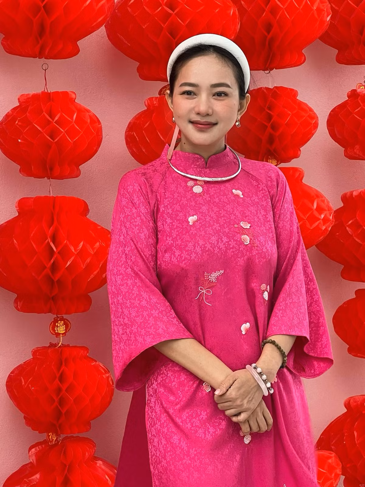 Người đẹp hạnh phúc khi luôn có ông xã đồng hành. Ảnh: FB Phan Như Thảo