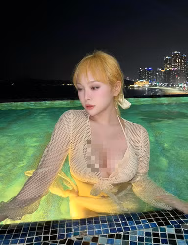 Đa số mọi người đều bị thu hút bởi dáng dấp nóng bỏng và thần thái ngút ngàn của cô nàng.