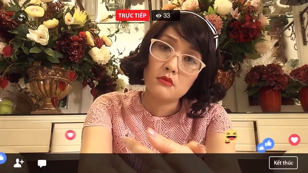 Vai bà mẹ điệu đà, nhí nhảnh của Vân Dung mang lại nhiều tiếng cười cho khán giả.