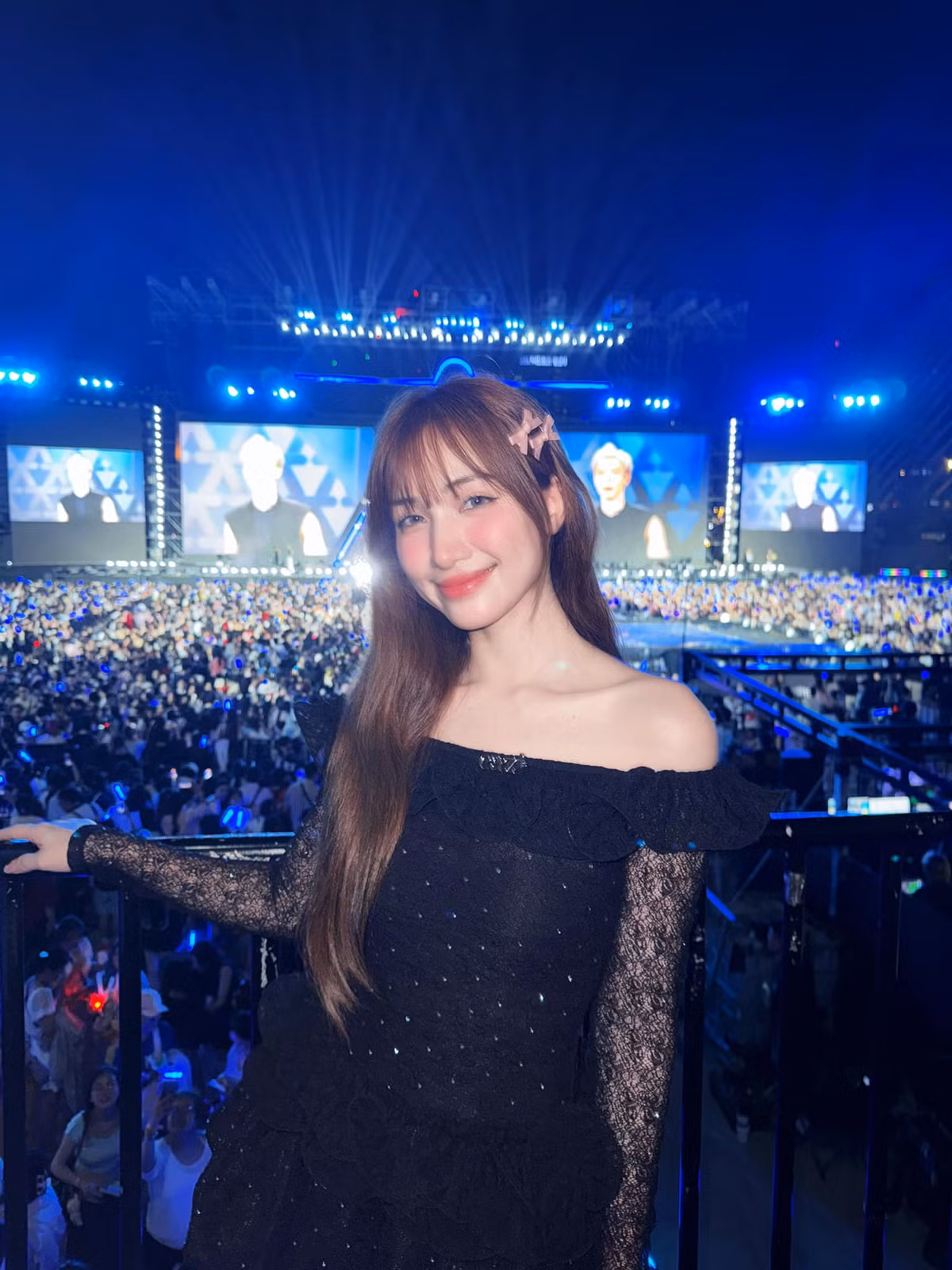 Hoà Minzy nhận mình là "bé xinh". Ảnh: FB Hòa Nguyễn