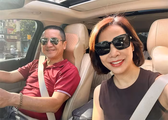 NSƯT Chí Trung hạnh phúc bên bạn gái á hậu sau khi nghỉ hưu NSUT Chi Trung hanh phuc ben ban gai a hau sau khi nghi huu