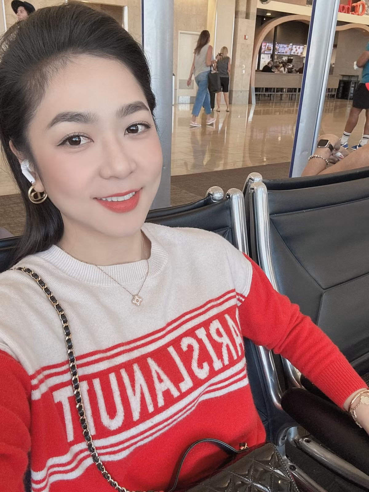 Không chỉ vậy, Hà Thanh Xuân còn không ngần ngại khoe mặt mộc, thể hiện sự tự tin vào nhan sắc của bản thân.