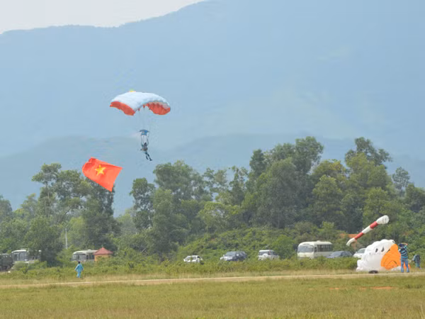 Chuẩn bị tiếp đất.